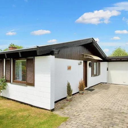 6 Person In Dronningmolle-by Traum * Dronningmolle