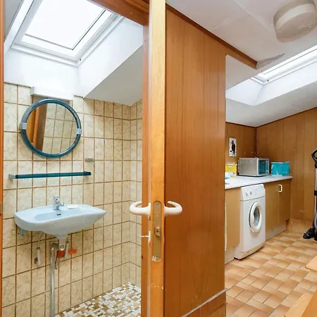 6 Person In Dronningmolle-by Traum *